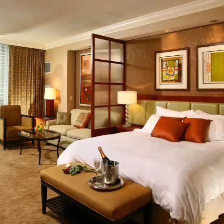 Luxury Suites International at the Signature