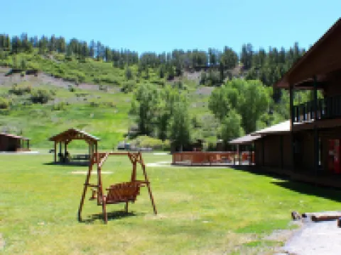 High Creek Lodge and Cabins Hotels in Archuleta County