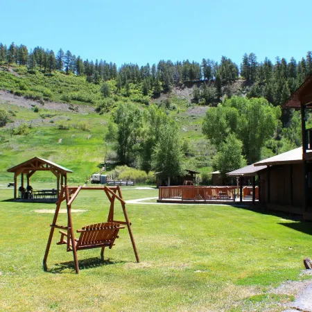 High Creek Lodge and Cabins