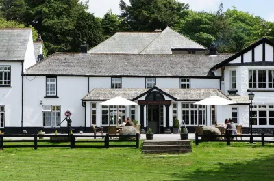 Two Bridges Hotel