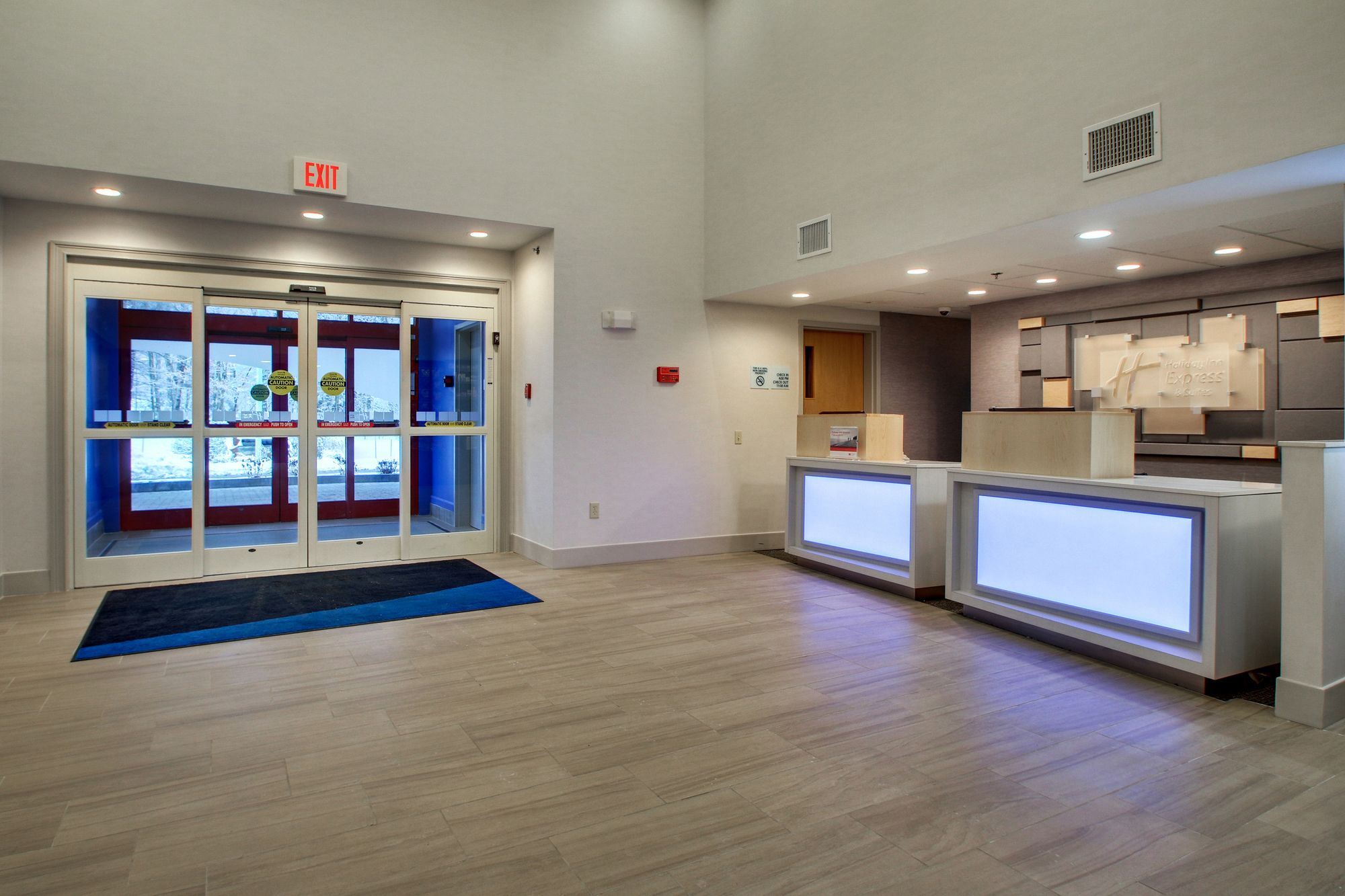 Holiday Inn Express & Suites - Lincoln East - White Mountains, an Ihg Hotel