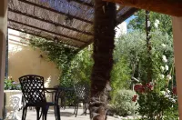 Chambre d'hôtes Le Temps Suspendu Provence Hôtels à : Pernes-les-Fontaines