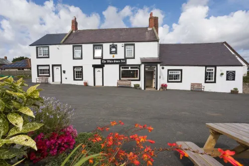 The White Swan Inn - Parking