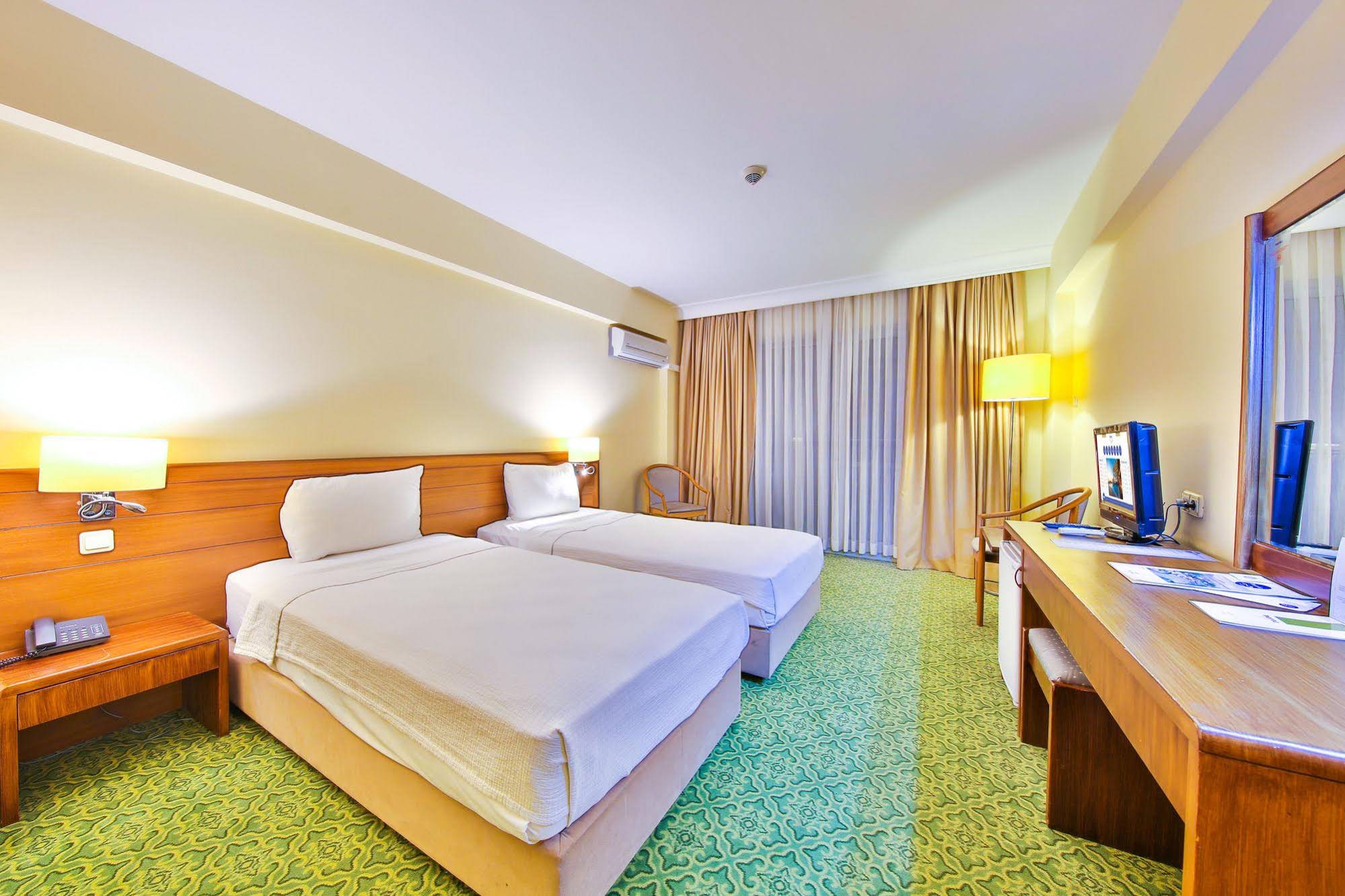 Marina Hotel & Suites Kusadasi