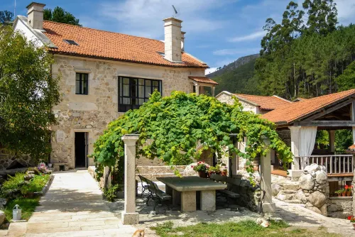 Entre Os Ríos - Casa Rural y Enoturismo Hotels in A Barbanza