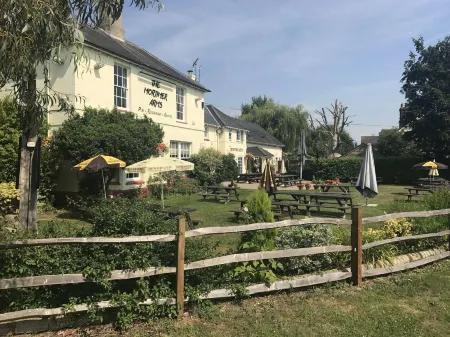 The Mortimer Arms Отели в г. Брамшо