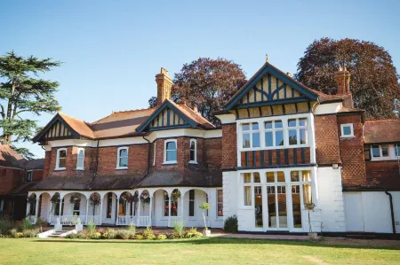 Cim Business Centre Отели в г. Бурн-Энд