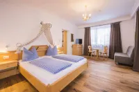 Flora - Das Kleine Gartenhotel Hotels in Ellmau