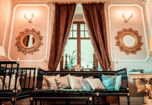 팔라츠 나 보드지에 외관