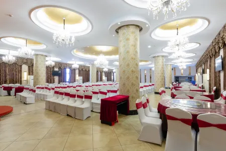 Huajian Hotel Отели рядом с достопримечательностью «Dangui Square»