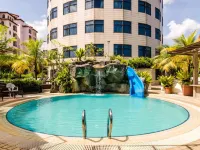 Robertson Quay Hotel Hotels near Bukit Merah