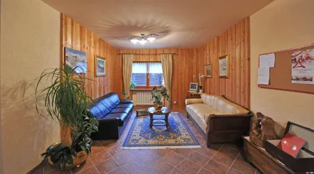 Family Apartments le Chalet Отели в г. Antagnod