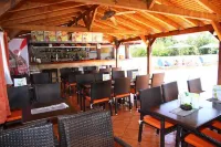 Sisi Breeze Hotel