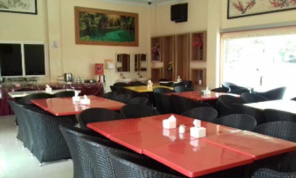 Hotel Kencana Pati - Housity