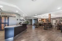Lakes Inn at Dunvilla - parking