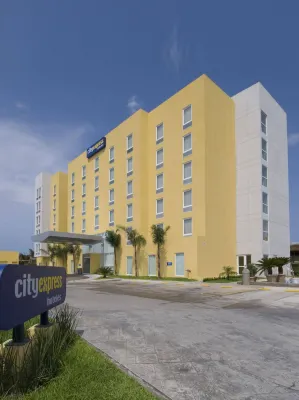 City Express by Marriott Mazatlán Hoteles cerca de Liverpool