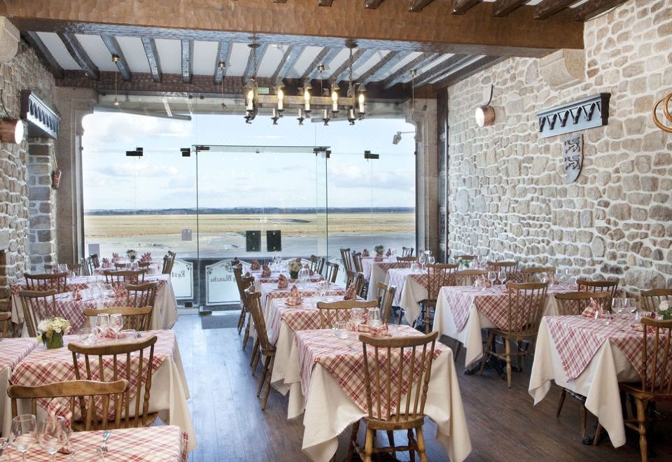 오베르주 생 피에르 로비