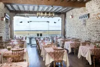 Auberge Saint Pierre Hotels in Saint-Jean-le-Thomas