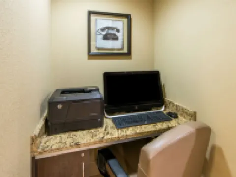 マイクロテル イン & スイーツ バイ ウィンダム ノース カントン ジャクソンのホテル