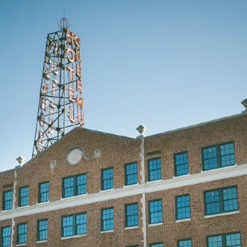 Hotel Clermont Atlanta, by Oliver Отели рядом с достопримечательностью «Дом-Музей Маргарет Митчелл»