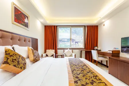 Danxia Valley Hotel