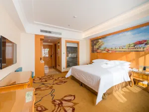 Vienna Hotel (Luzhou Ruijin Jindu Avenue)
