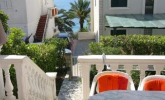 Nikic Apartments - Housity