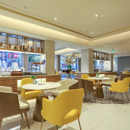Magnotel Hotel (Wuhan Wushang Dream Times Baotong Temple Subway Station) Отели рядом с достопримечательностью «Хубэй, Китай, Южная Механическая Школа (Школьный Департамент)»
