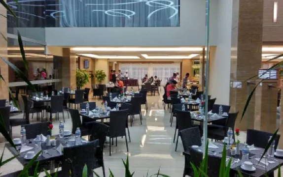 Grand Royal Denai Hotel