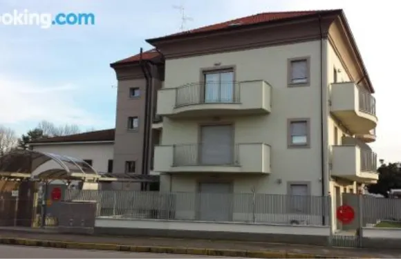 月神迪蒙扎公寓