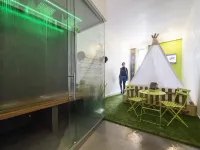 جيست هاوس أو أفيتاكامير ماجينتا بانثيون نافونا