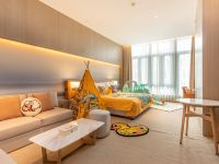 上海协信莎玛虹桥服务式公寓 - 小黄鸭主题房