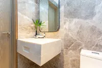 Qianzhong Hotel Hotels in Dejiang