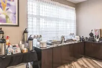 奧蘭多機場北拉昆塔温德姆套房酒店 - 早餐