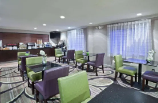 La Quinta Inn & Suites by Wyndham Cleveland Macedonia