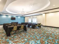 La Quinta Inn & Suites by Wyndham Dallas Grand Prairie South Hotels in Grand Prairie