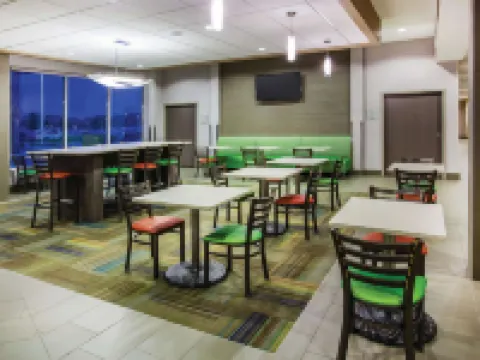 La Quinta Inn & Suites by Wyndham St. Paul-Woodbury Hotels in Woodbury