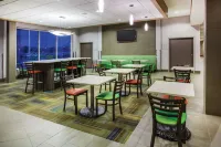 La Quinta Inn & Suites by Wyndham St. Paul-Woodbury Hotels in Woodbury