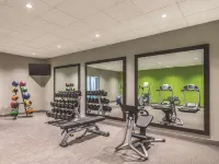 La Quinta Inn & Suites by Wyndham Cincinnati Sharonville - Gym