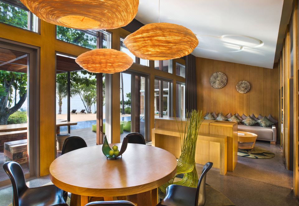 1. W 코 사무이..