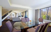 Crowne Plaza CANBERRA by IHG - balcony
