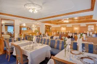 Wellness Refugium & Resort Hotel Alpin Royal - Small Luxury Hotels of the World Hôtels à : Lutago