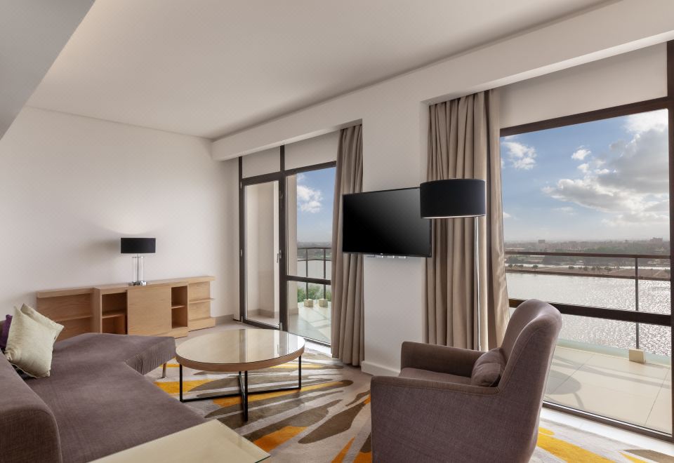 홀리데이 인 카이로 마아디