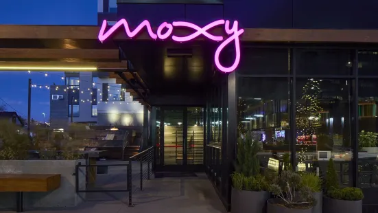 Moxy Denver Cherry Creek