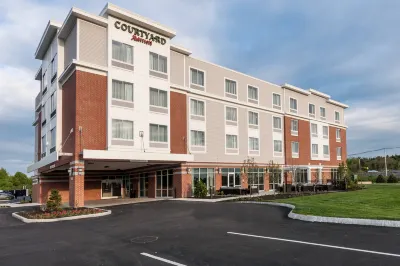 Courtyard Boston Littleton Hotels in Groton