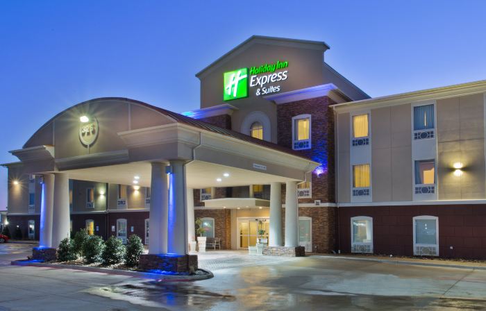 Holiday Inn Express & Suites ALVARADO by IHG