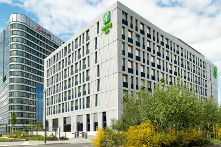 Holiday Inn Frankfurt Airport Отели рядом с достопримечательностью «Taunusturm»