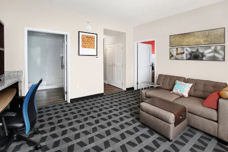 TownePlace Suites Grove City Mercer/Outlets Отели в г. Мерсер