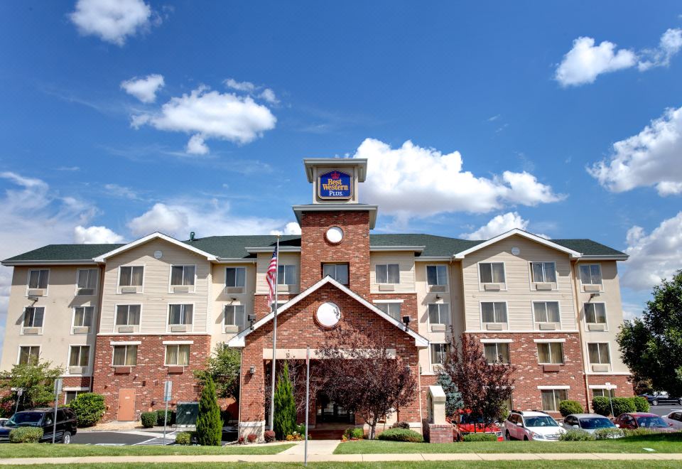 Best Western Plus Gateway Inn & Suites - Aurora-Aurora Updated 2023 Room  Price-Reviews & Deals | Trip.com