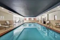 Holiday Inn Express & Suites OKLAHOMA CITY NORTH by IHG - parking